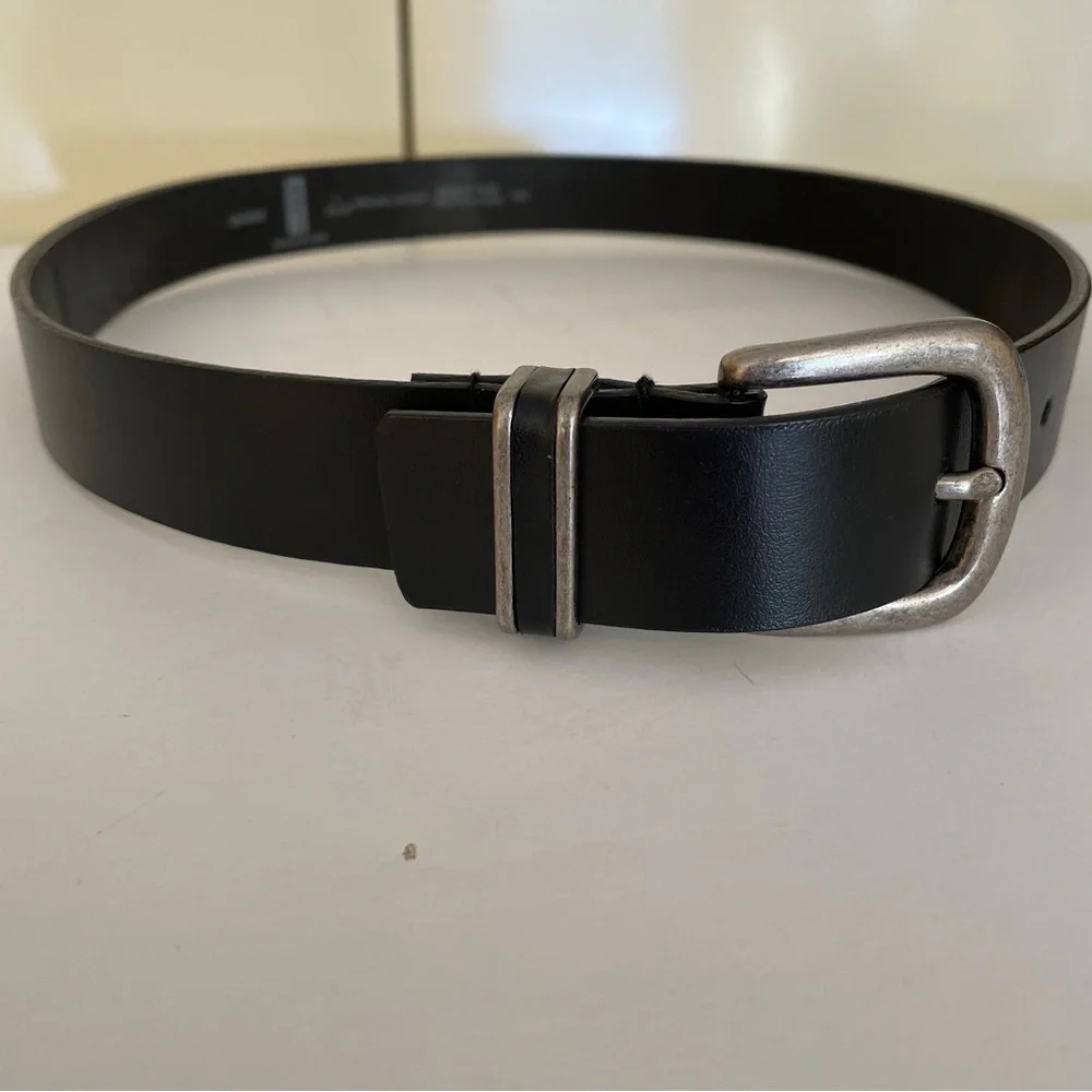 Levi's Belt Boy's Large 30-32 Bonded Black Leather Metal Buckle 12LV0242
